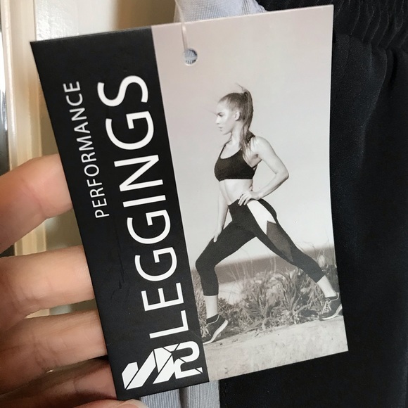 NWT Women’s sz M, S2 Sportswear running shorts - Picture 2 of 8